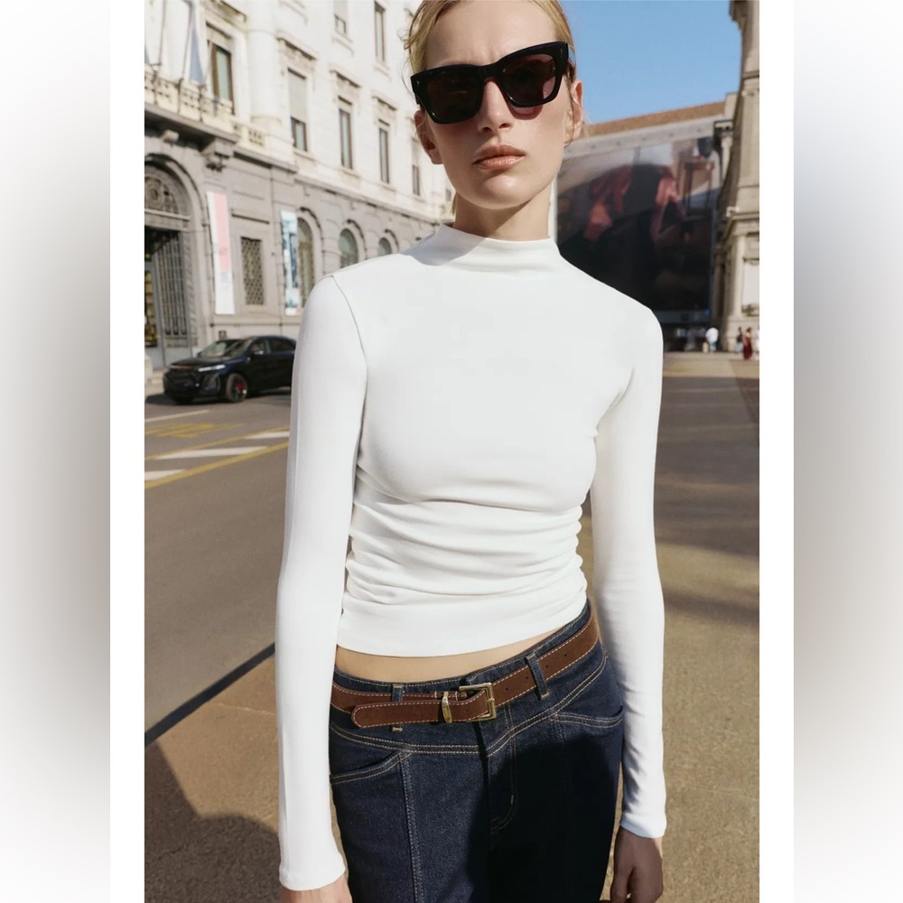 NWT White Mock Neck Top - Picture 2 of 4